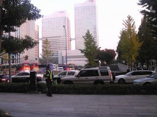 スタバ&TSUTAYAの横の道でやっていた車の検問